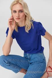 Mor Bluz Modelleri Kisa Kollu Yuvarlak Yaka Firfirli Kol Kiyafet Kombinleri Bluz Modelleri Moda Stilleri Bluz