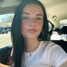 Tessa Hatfield's Instagram, Twitter & Facebook