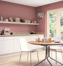 Entre bois massif noir et carreaux de ciment, plus colorés, cette grande. Entretenir Sa Credence De Cuisine En Bois Peintures Julien