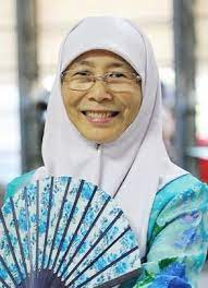 She is also the wife of former deputy prime minister of malaysia, anwar ibrahim. Wan Azizah Wan Ismail Simple English Wikipedia The Free Encyclopedia