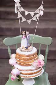 Bunte Vintage Hochzeit Von Sarah Bel Photography Vintage Hochzeit Hochzeit Torte Figuren Hochzeit