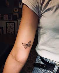 From hearts, roman numerals, flower tattoos, and more. 40 Most Popular Small Meaningful Tattoos For Women Tattoos Meaningful Popul Beautiful Small Tattoos Meaningful Tattoos For Women Small Meaningful Tattoos