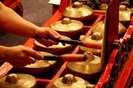 Ciri Khas Alat Musik Tradisional Talempong Dan Cara Bermainnya Talempong Berasal Dari Sumatera Barat Yang Cara Memainkannya Dengan Musik Musik Tradisional Alat