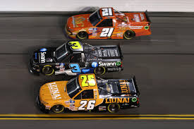 Vehiculul camping world truck series al triplului campion al seriei matt crafton. No 26 Truck Series Team Member Receives Behavioral Suspension Two Cup Teams Get Lug Nut Fines Tobychristie Com