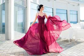 And, if your dress is by a more recognizable brand like oscar de la renta or vera wang, you could make closer to 60 percent of its retail value. Wedding Guest Dresses For The Most Exquisite And Versatile Tastes