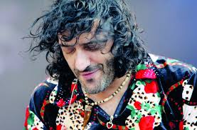 Son fils lyes, sa famille, ses proches, tous ses amis et son label naïve, ont le regret et l'immense tristesse d'annoncer le décès de l'artiste rachid taha, survenu cette nuit suite à un arrêt cardiaque à son domicile des lilas, indique le communiqué. Le Single De Son Album Posthume Depuis Hier Sur Youtube Rachid Taha Cet Ambianceur Et Sapeur Africain El Watan