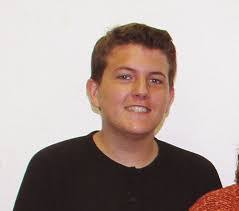 Robert Ravelo's Instagram, Twitter & Facebook