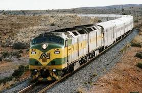Clp8 Clp13 Lead Wl 2 Indian Pacific Around The Curve Before Mt Gipps Platform On July 2nd 1997 Indian Railways Vintage Train Train Travel