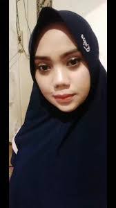 Eva Manis's Instagram, Twitter & Facebook