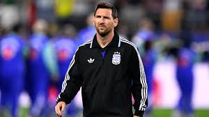 Watch Lionel Messi's Hilarious Reaction to Airport Security Search in Trending Video amid World Cup