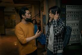 Lee do hyun spoke about his experience acting in sweet home in a recent interview! Sweet Home S Lee Do Hyun Says There Is No Love Line With Go Min Si Zapzee