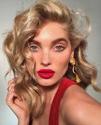 Amber Carlyle's Instagram, Twitter & Facebook