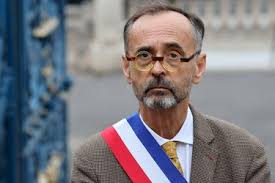 Chute du gouvernement Barnier : Robert Ménard fustige l'«alliance  contre-nature» entre le RN et le NFP