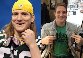 NFL player cuts his famous hair for good cause