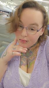 Hi would anyone be interested in penpal writing via email? I can send the  letters across x