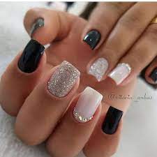 Y si lo tuyo es el brillo, puedes. Chique Short Nail Design Manicura De Unas Manicura Para Unas Cortas Unas Decoradas Con Brillos