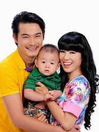 Ba mẹ anh làm nghề trồng lúa, rồi sau đó là nuôi tôm theo sự chuyển đổi cơ cấu canh tác. Le PhÆ°Æ¡ng Báº¥t Ngá» Gá»­i Ä'Æ¡n Ly Hon Quach Ngá»c Ngoan Vmode Vn