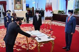 Komjen listyo sigit prabowo di dpr memaparkan programnya bahwa ingin mulai mengedepankan mekanisme penegakkan hukum berbasis elektronik. Mzxmw713ufzsdm