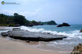 Provinsi lampung memiliki keindahan alam yang luar biasa dan beragam. Pesona Pantai Marina Dari Goa Hingga Ombaknya