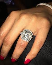 Pin For Later The Staggering Size Of Nicki Minaj S New Diamond Ring Will Make Your Jaw Drop Huge Diamond Rings Dream Wedding Ring Dream Engagement Rings