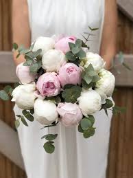 Un bouquet de pivoine pour un mariage aux teintes printanières ! Bouquet De Mariee Bouquet Mariee Pivoine Bouquet Mariee Bouquet De Mariage