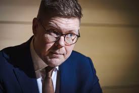 Lindtmanin yllätysveto A-studiossa – Vaati Orpolta listaa pöytään