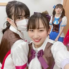 今日も何も変わらない日です 天気はいいけど退屈 寝癖のままで欠伸をして ワイドショーは繰り返し 行ったことのない海の. Dua65ebxq2vylm