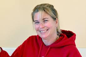 Peninsula Home Fund helps budding photographer as she grapples with health  issues