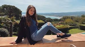 Her younger sister's name is shania. Grosse Plane Zieht Davina Geiss Bald Bei Den Eltern Aus Promiflash De