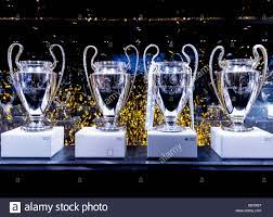 Schließlich sind es momentan nicht die königlichen. Madrid Spanien August 18 Real Madrid Hat Eine Aufzeichnung Zehn Europaische Cup Uefa Champions League Titel Gewonnen Stockfotografie Alamy