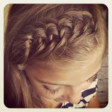 Who would have thought that loops could be so gorgeous? The Knotted Headband Back To School Hairstyles Cute Girls Hairstyles