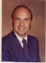 Does anybody have any school pictures or of a young Bruce Weir please? Hes  my Dad ❤❤