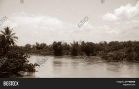 Stretching nearly 3,700 kilometers, the volga is the longest river in europe. Yuna River Spanish R Image Photo Free Trial Bigstock