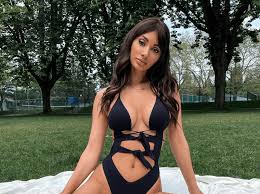 Francesca (often frankie) splits her time between vancouver, canada, and los angeles are francesca and harry still together? Netflix Too Hot To Handle Francesca Farago Starts A New Bikini Line Daily Soap Dish