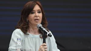 Anteriormente, foi presidente da argentina de 2007 até 2015 e senadora pelas províncias de santa cruz e buenos aires. Cristina Fernandez De Kirchner Argentina Ex President Faces Trial Bbc News