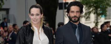 Dopo una breve conoscenza ed una relazione più che intensa, i due hanno deciso di sposarsi e sono ora genitori dei piccoli enea e pablo. Laura Chiatti Dedica Social A Marco Bocci Per L Anniversario Di Matrimonio Tvzap