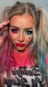 You know what a Harley Quinn is? 🃏-#harleyquinn #harleyquinnmakeup  #harleyquinncostume #suicidesquad #halloween #halloweenmakeup  #halloweencostume