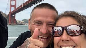 Le quitó los tatuajes del cuerpo y los expuso en una galería