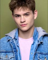 New Headshots 🔥 All thanks to @doreen_stone_photography for these  incredible pictures. I loved them all and I had a great time shooting them!