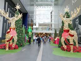 Inspired by hot air balloons featuring sprinkling love, joy and goodwill. Pavilion Kl Debuts Christmas Is In The Air Let S Roll With Carol