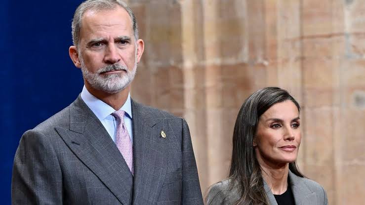 La ruptura de la reina Letizia con la familia de Felipe VI, al detalle:  "Sus hijas son víctimas colaterales"