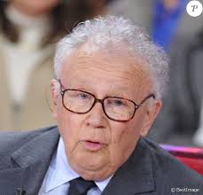 À la retraite depuis qu'il a été évincé des grosses têtes et remplacé par laurent ruquier, philippe bouvard mène désormais une vie plus tranquille, à cannes, avec son épouse colette. Philippe Bouvard Son Epouse Ses Enfants Et Ses Ennemis Il Se Confie Purepeople