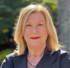 Susan Kukic's Instagram, Twitter & Facebook