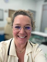 Isabel Rowe's Instagram, Twitter & Facebook