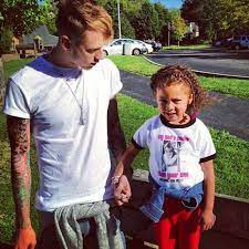 Pin On Machine Gun Kelly