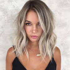 Il caschetto lungo è il taglio capelli che non stanca mai, che sia scalato, mosso o con frangia. Lob Il Carre Lungo Piu Amato Del 2019 Vanityfair It