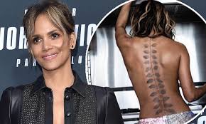 Nov 30, 2019 · let's break down the meaning of john wick's tattoos and the tattoos of the john wick universe. Halle Berry Finally Reveals That Back Tattoo Is Fake Daily Mail Online