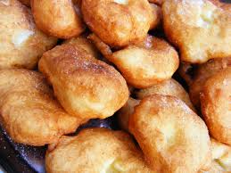 Reteta culinara gogosi cu iaurt din categoria dulciuri. GogoÈ™i Cu BranzÄƒ Dulce Moi Pufoase È™i Rapide Bat De Departe PapanaÈ™ii Stiri Diaspora