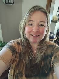 Sarah Salisbury's Instagram, Twitter & Facebook