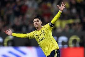 رونالدو يتألق، والنصر يعزز صدارته.